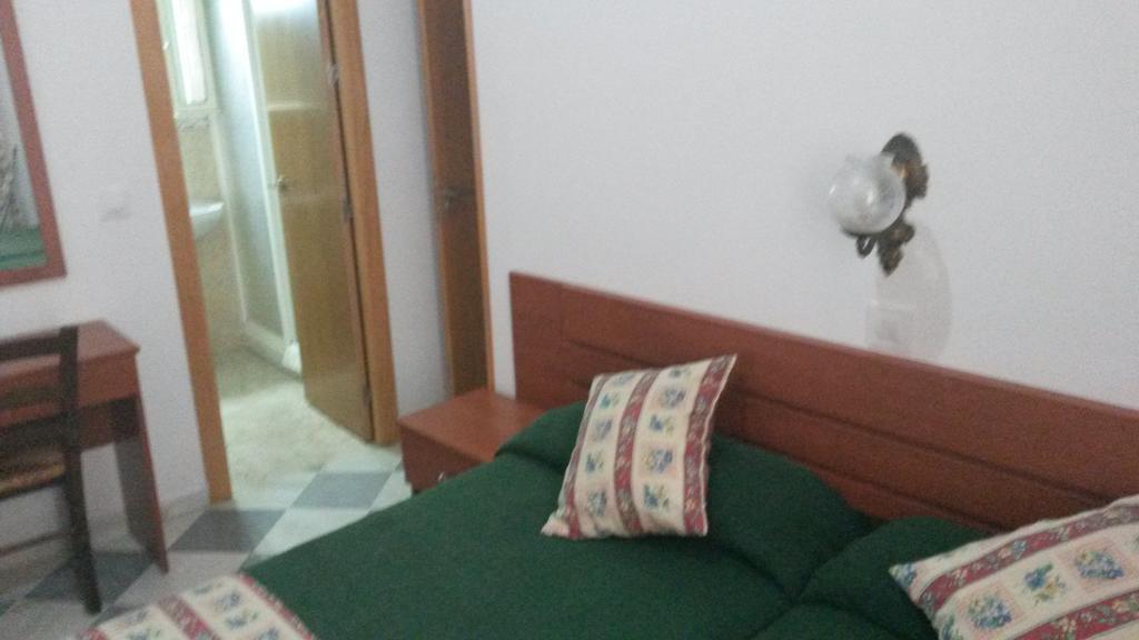 Hostal Centro Sol Cadiz Bagian luar foto