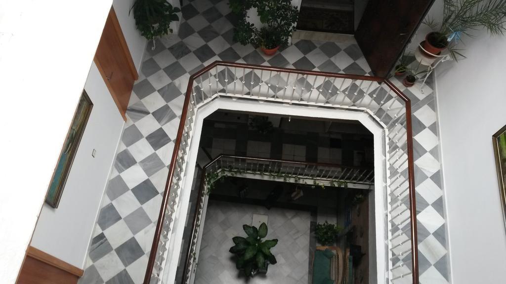 Hostal Centro Sol Cadiz Bagian luar foto