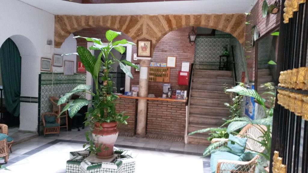 Hostal Centro Sol Cadiz Bagian luar foto