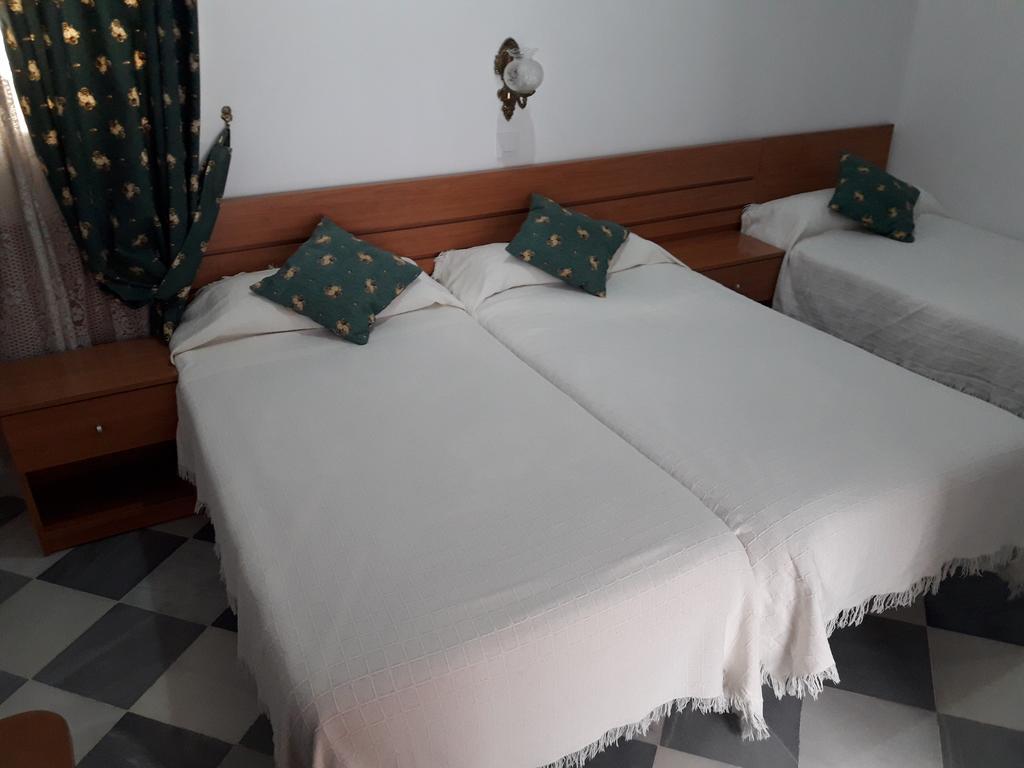 Hostal Centro Sol Cadiz Bagian luar foto
